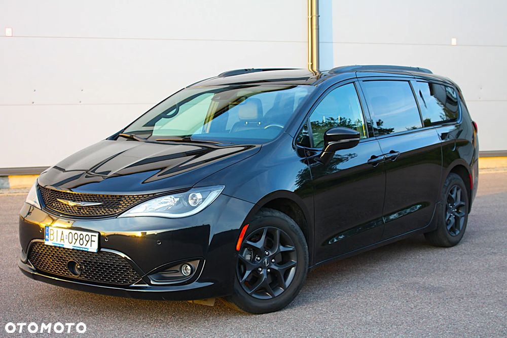 Chrysler Pacifica - 2