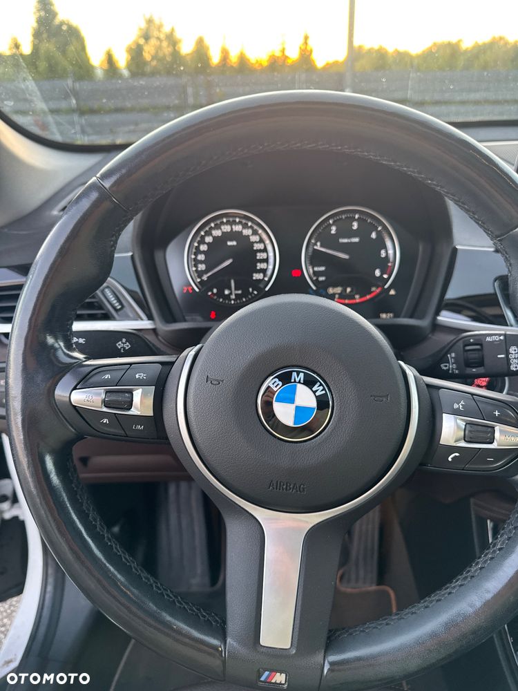 BMW X1 xDrive20d Sport Line - 24