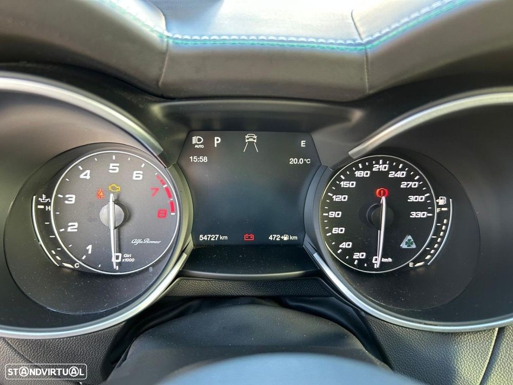 Alfa Romeo Stelvio V6 2.9 Bi-Turbo AT8-Q4 Quadrifoglio - 16