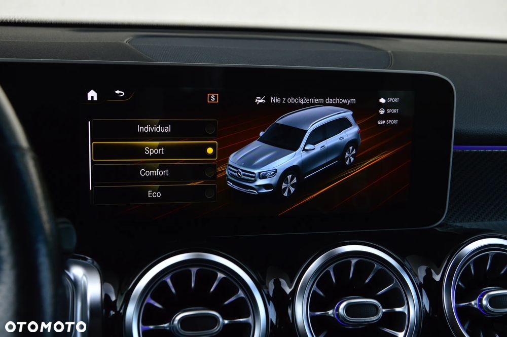 Mercedes-Benz GLB 250 4-Matic AMG Line 8G-DCT - 29