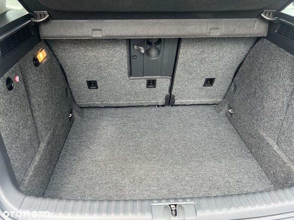 Volkswagen Tiguan - 12