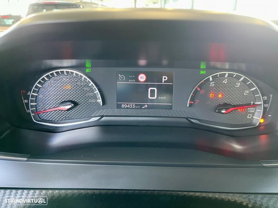 Peugeot 2008 1.2 PureTech Active Pack EAT8 - 12