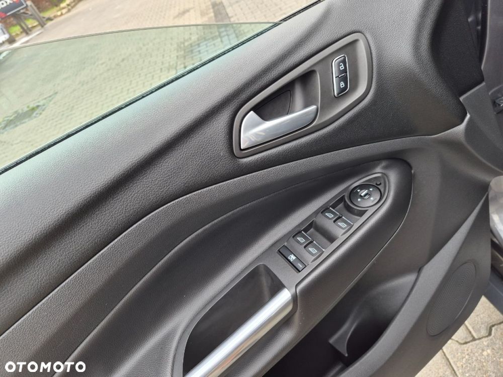 Ford Kuga - 31