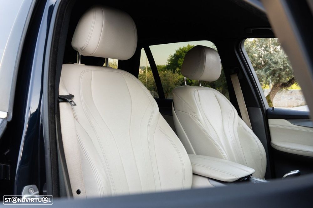 BMW X5 25 d sDrive Comfort 7L - 9