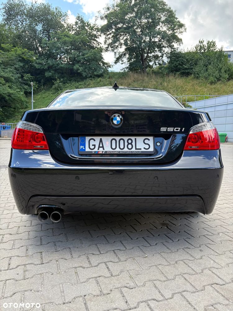 BMW Seria 5 550i - 17