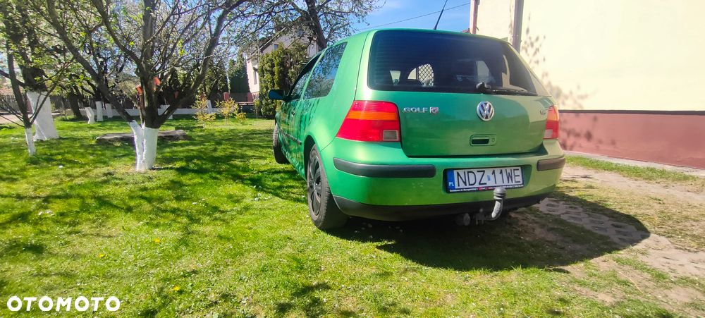 Volkswagen Golf 1.6 Basis - 1
