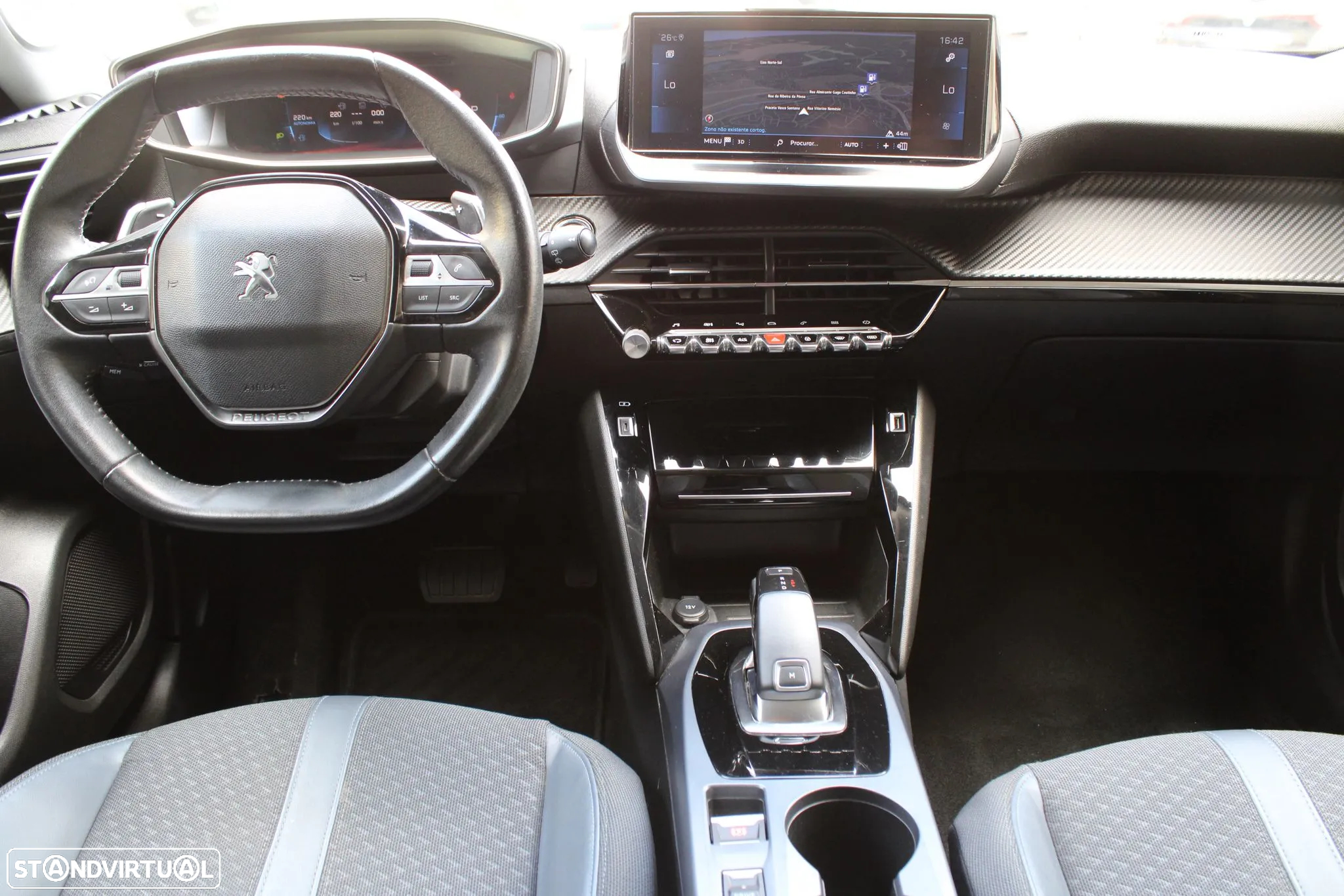 Peugeot 2008 1.2 PureTech Allure Pack EAT8 - 11