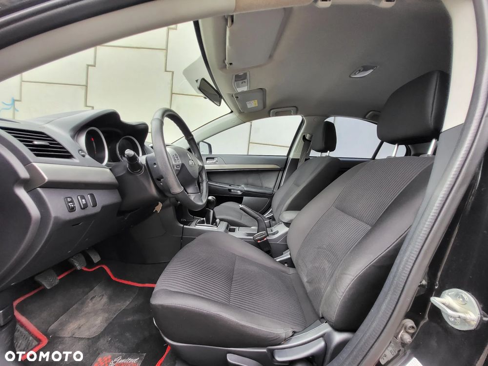 Mitsubishi Lancer - 7