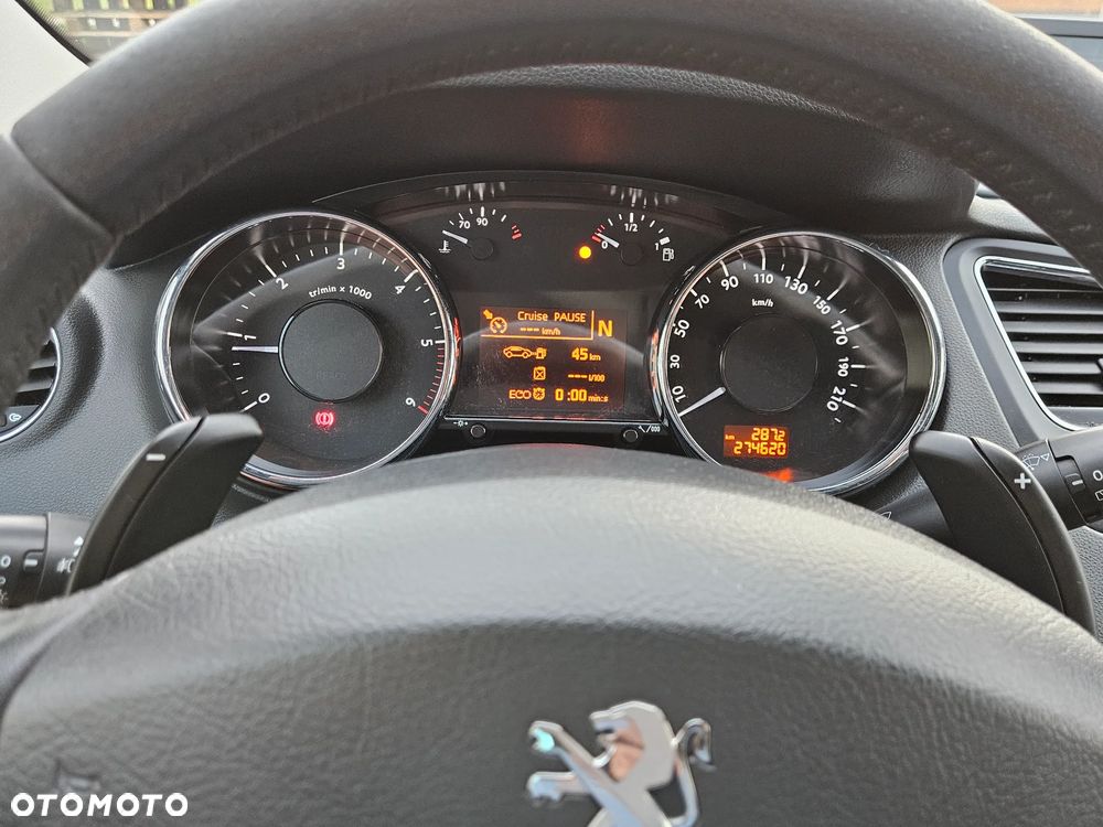 Peugeot 5008 e-HDI FAP 115 EGS6 Stop&Start Allure - 23