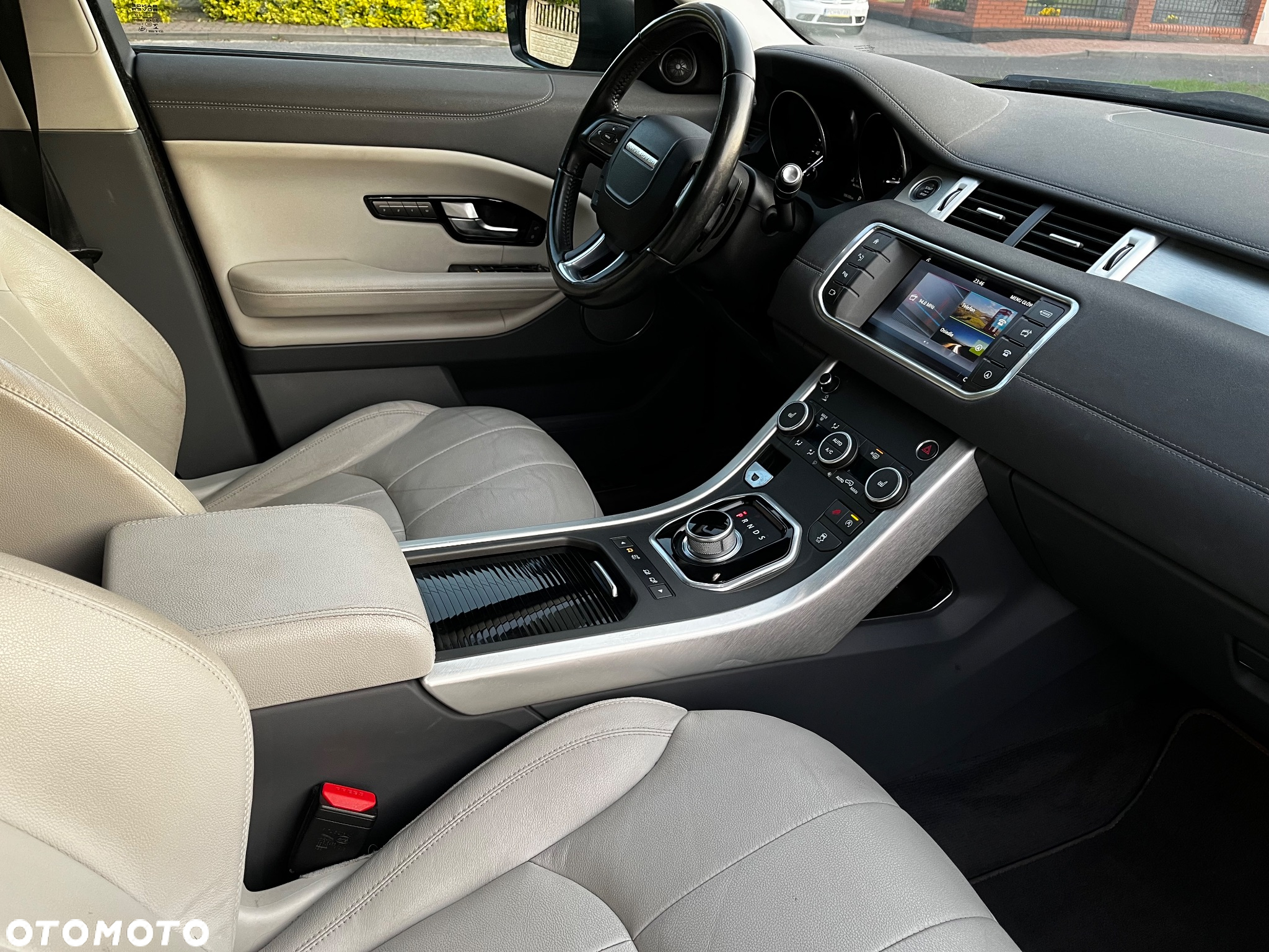 Land Rover Range Rover Evoque - 21