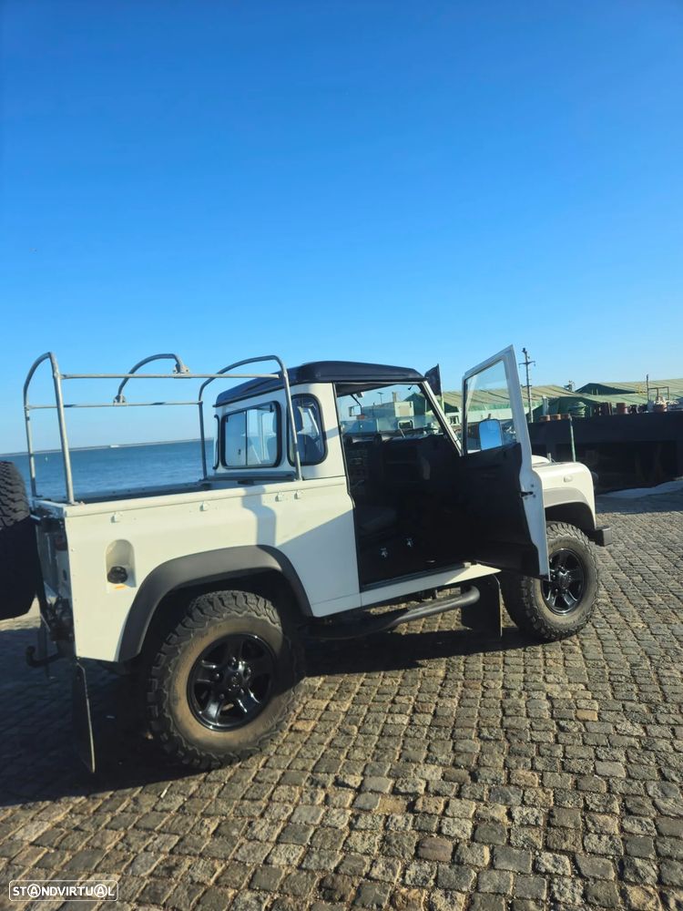 Land Rover Defender - 6