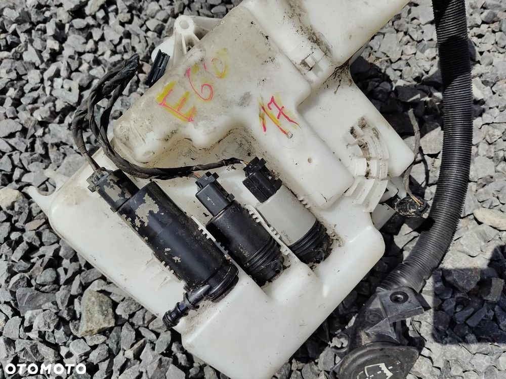 BMW E60 E61 ZBIORNICZEK Spryskiwaczy 3 Pompki Xenon Zbiornik - 3