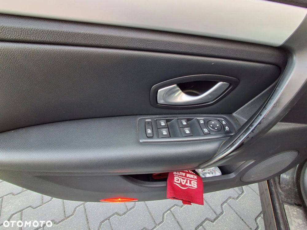 Renault Laguna 2.0T Image - 12