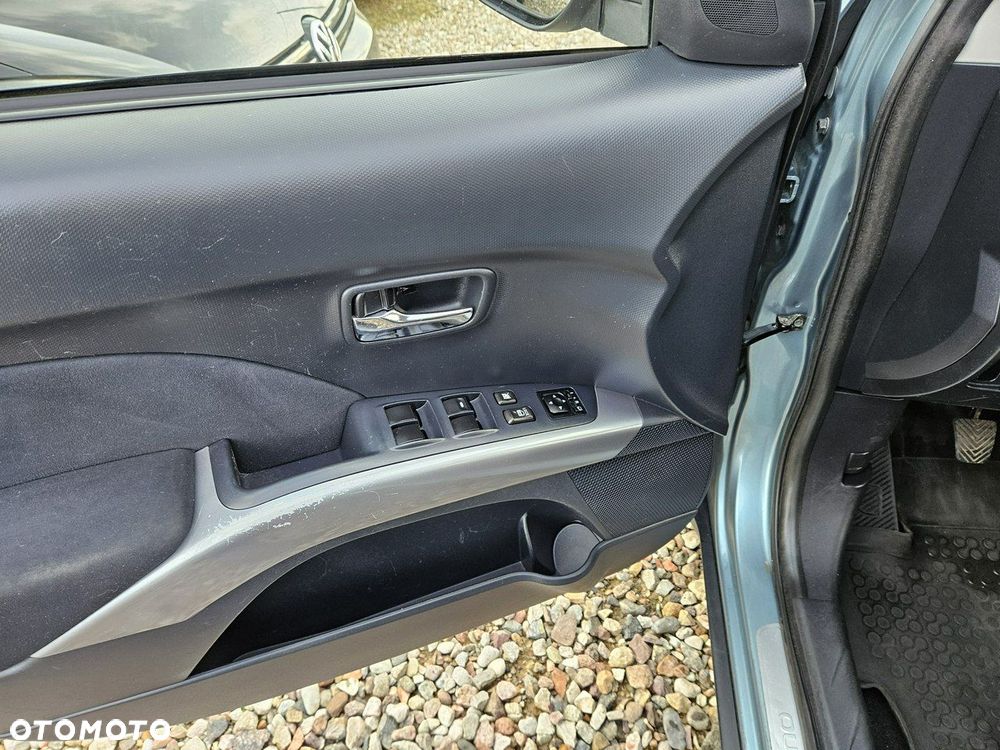 Mitsubishi Outlander - 14