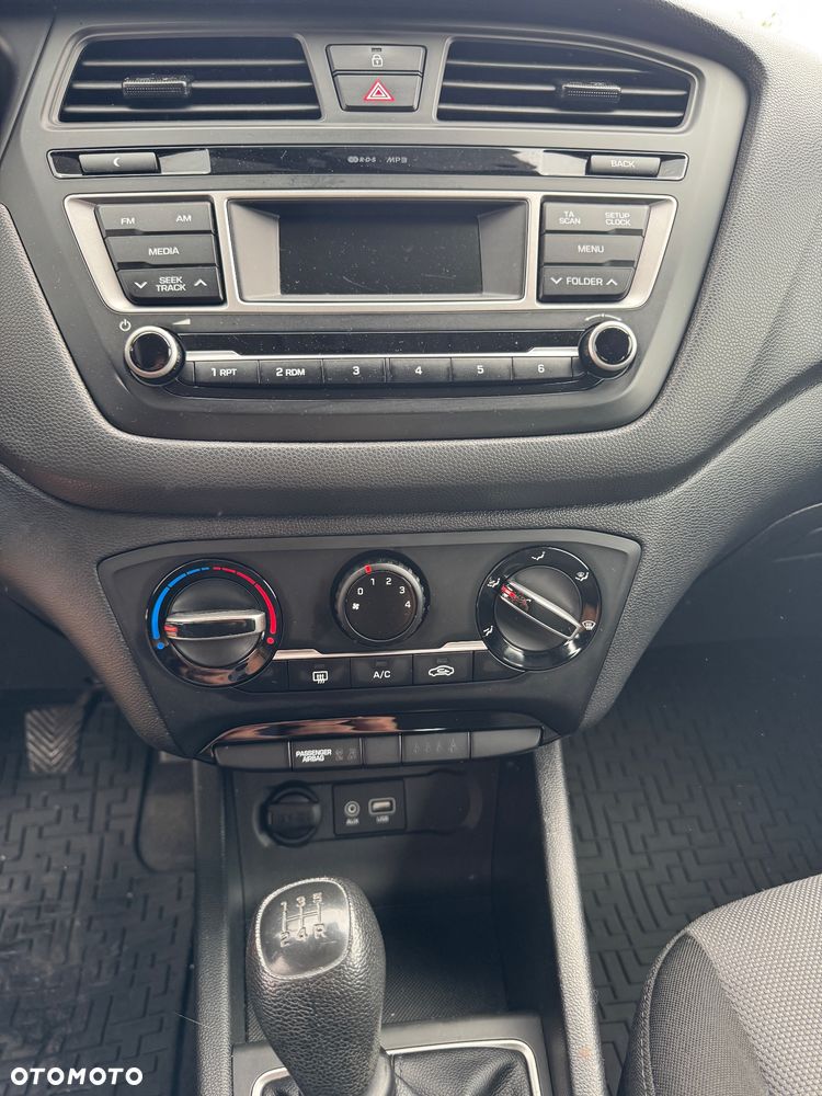 Hyundai i20 - 11