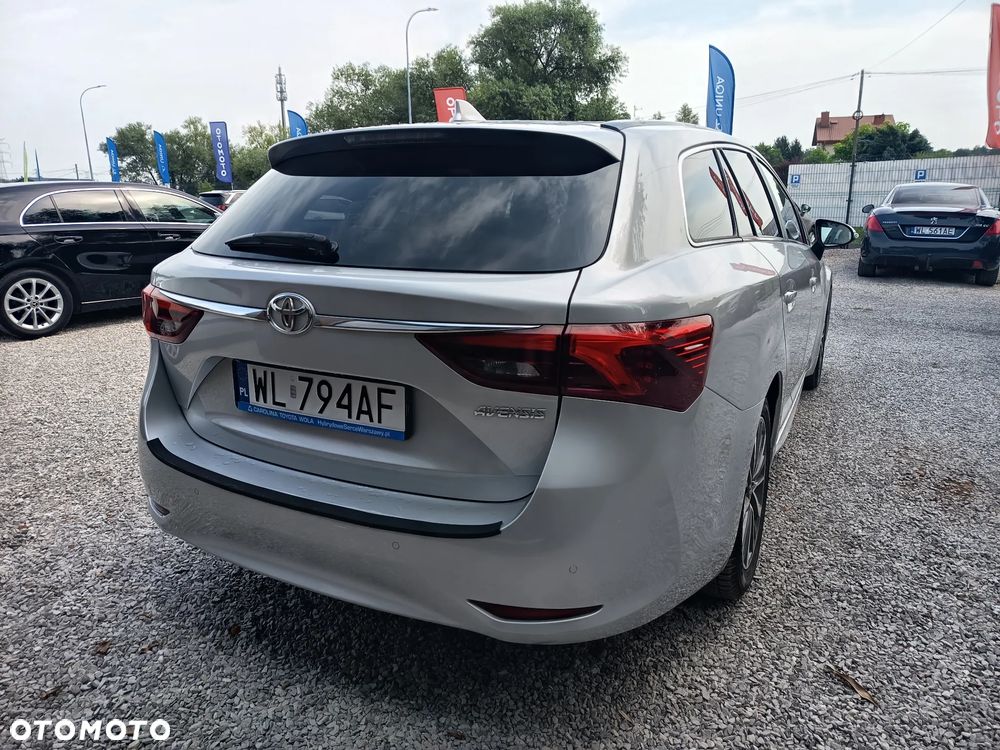 Toyota Avensis 1.8 Premium - 14