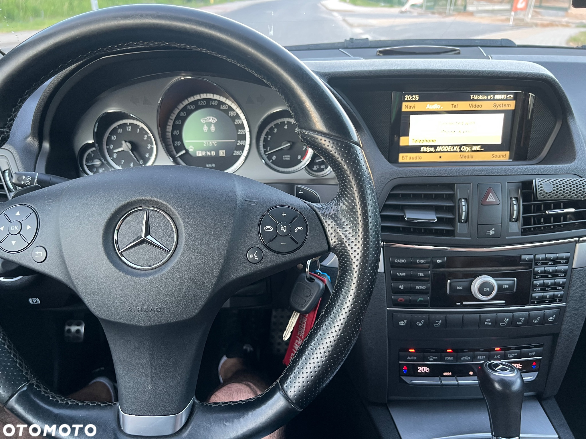 Mercedes-Benz Klasa E 350 CGI Cabrio BlueEFFICIENCY 7G-TRONIC Avantgarde - 13