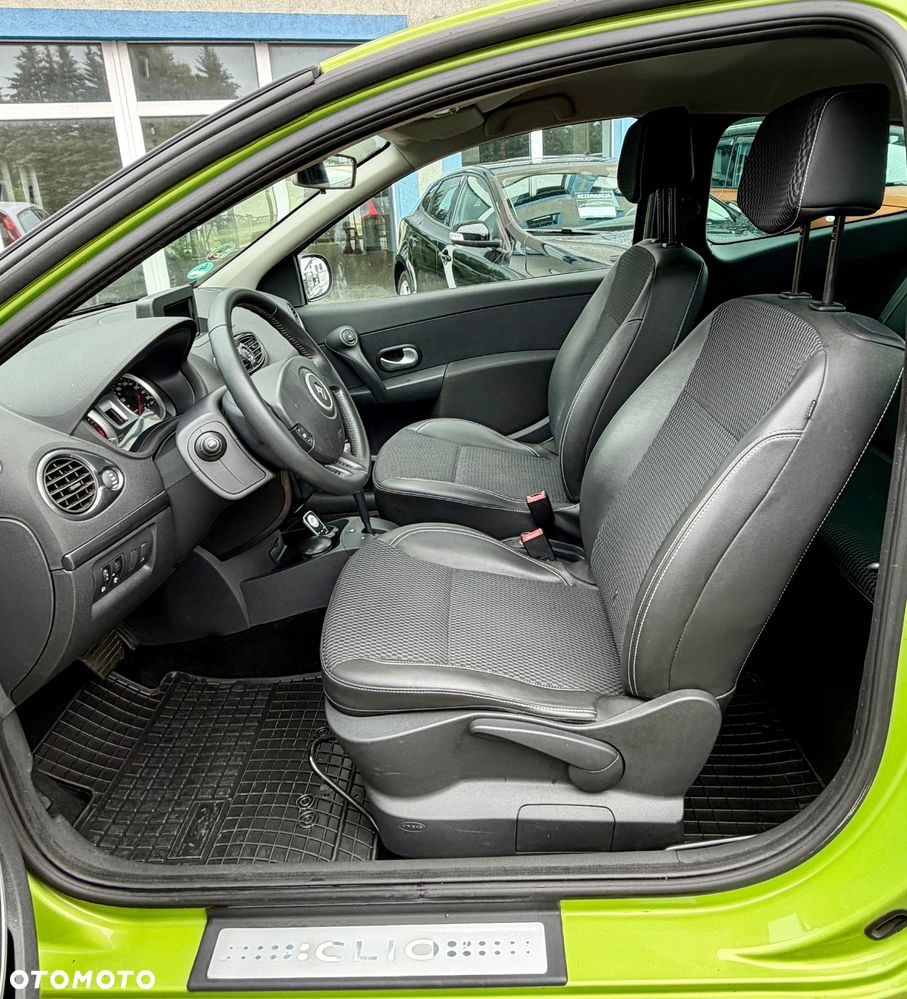 Renault Clio 1.6 16V Night&Day - 10