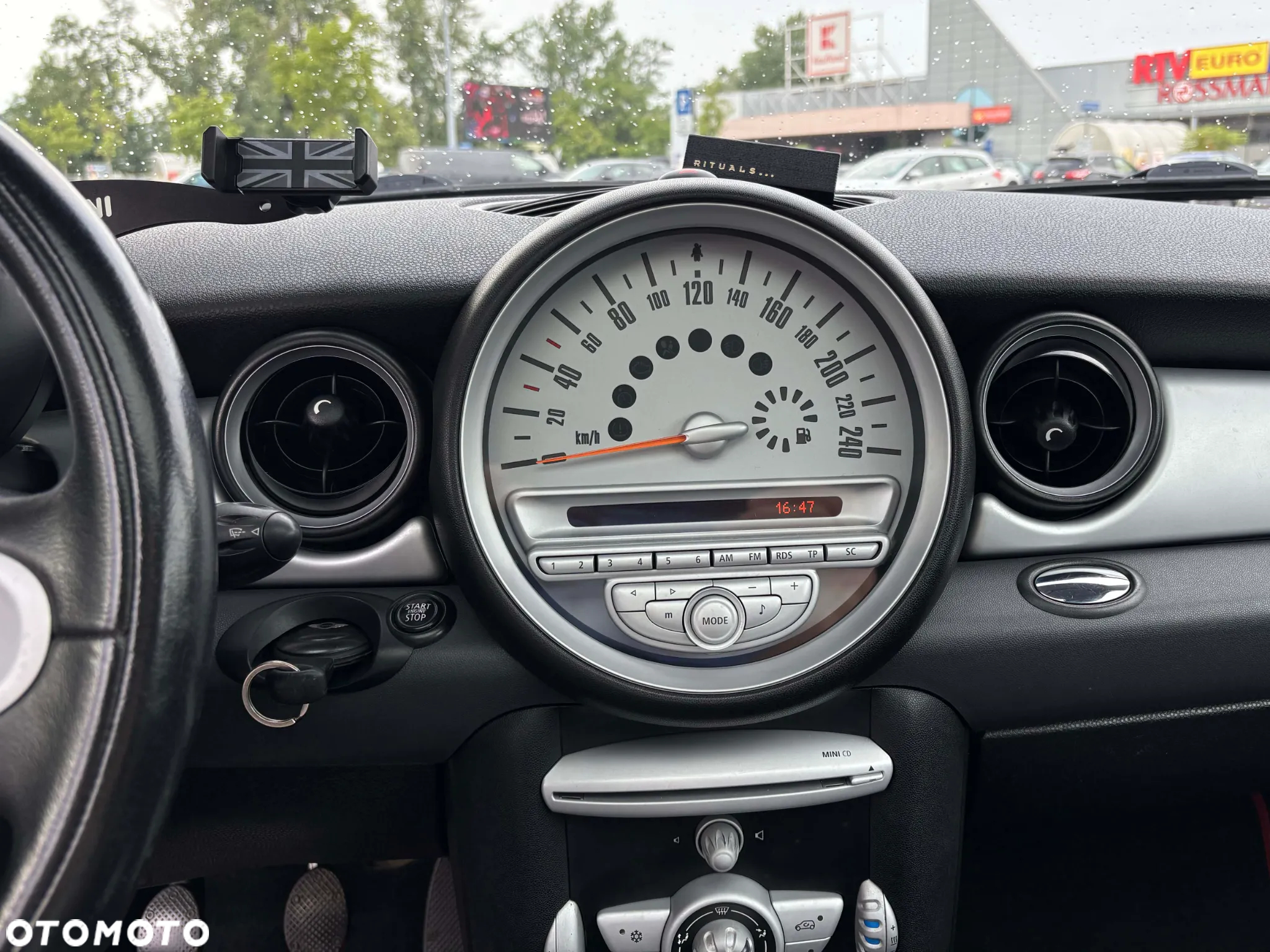 MINI Cooper Standard - 23