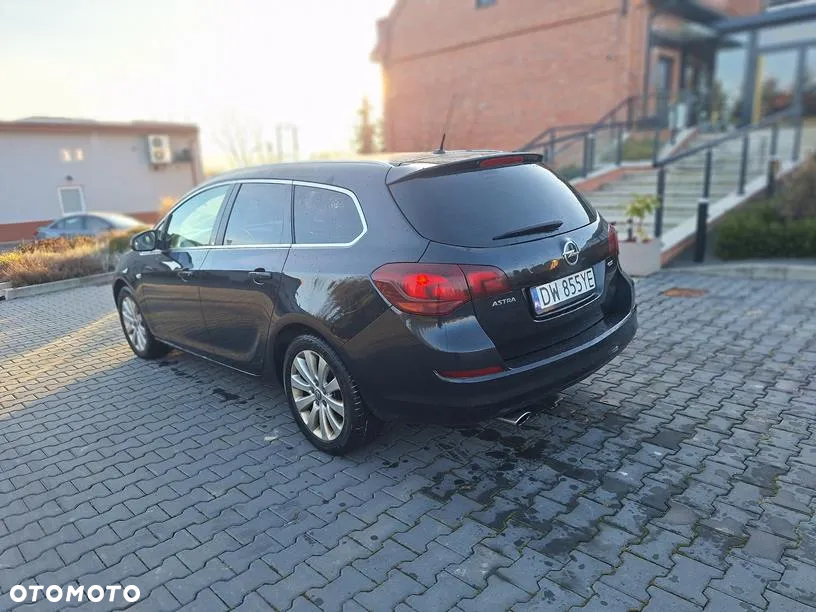 Opel Astra IV 2.0 CDTI Cosmo - 17