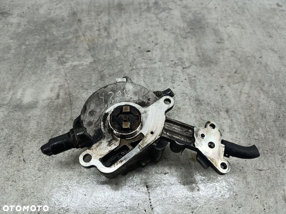POMPA VACUM VW GOLF V 038145209C BOSCH 1.9 TDI - 2
