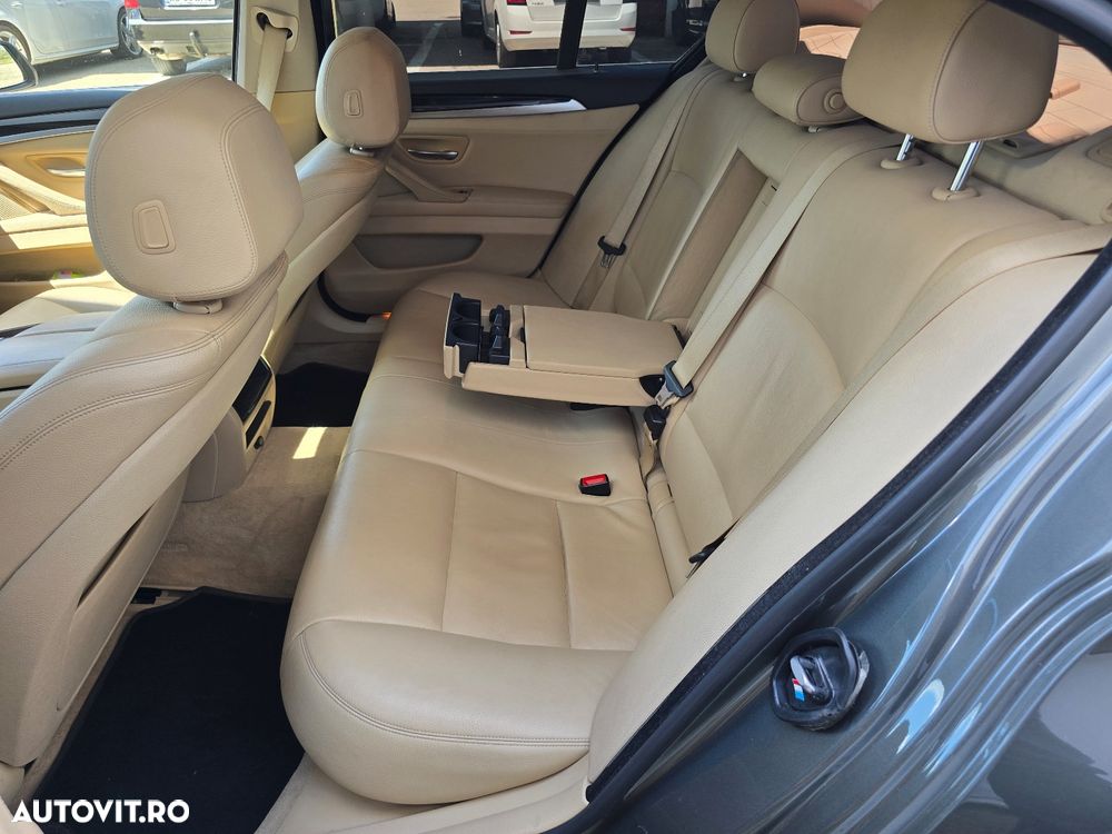 BMW Seria 5 520d xDrive - 11