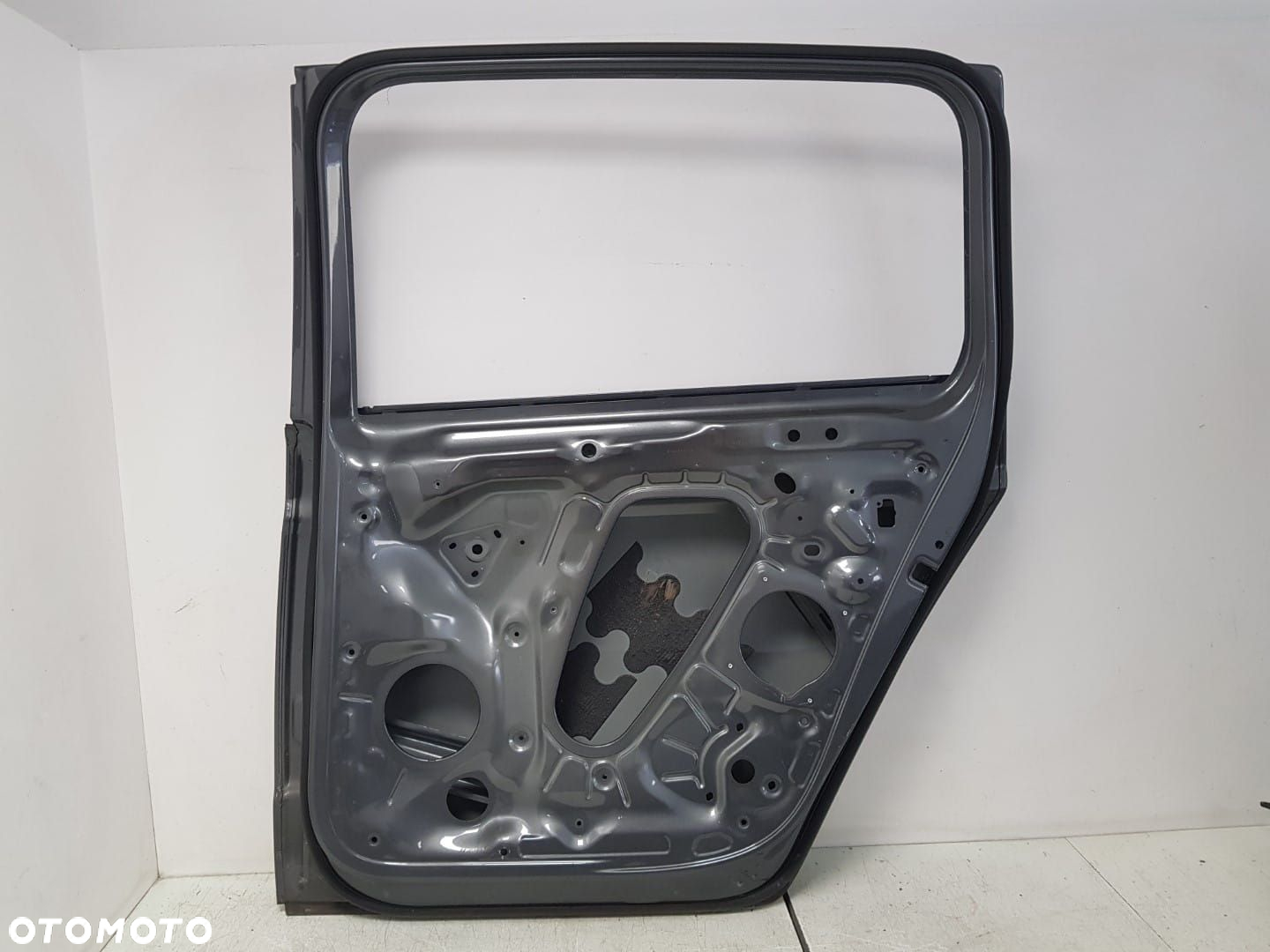 DRZWI TYLNE TYŁ  PRAWE VW TOURAN III 3  5TA  15-24 5TA333312Q PRAWA - 5