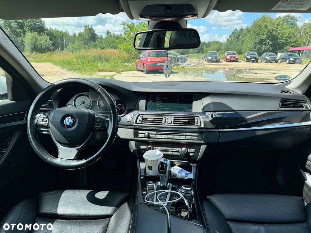 BMW Seria 5 525d - 21