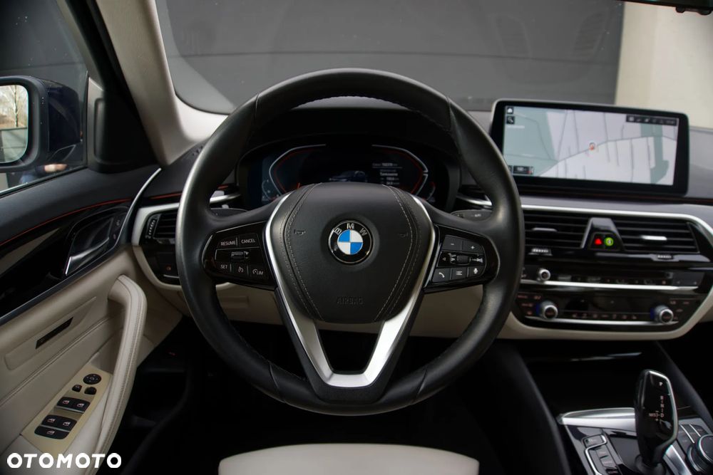BMW Seria 5 520d xDrive - 21