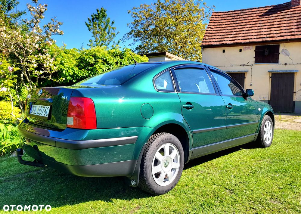 Volkswagen Passat 1.8T Basis Tiptr - 4