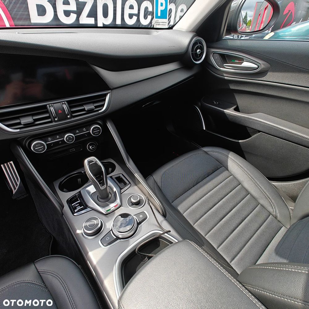 Alfa Romeo Giulia 2.0 Turbo Super - 17