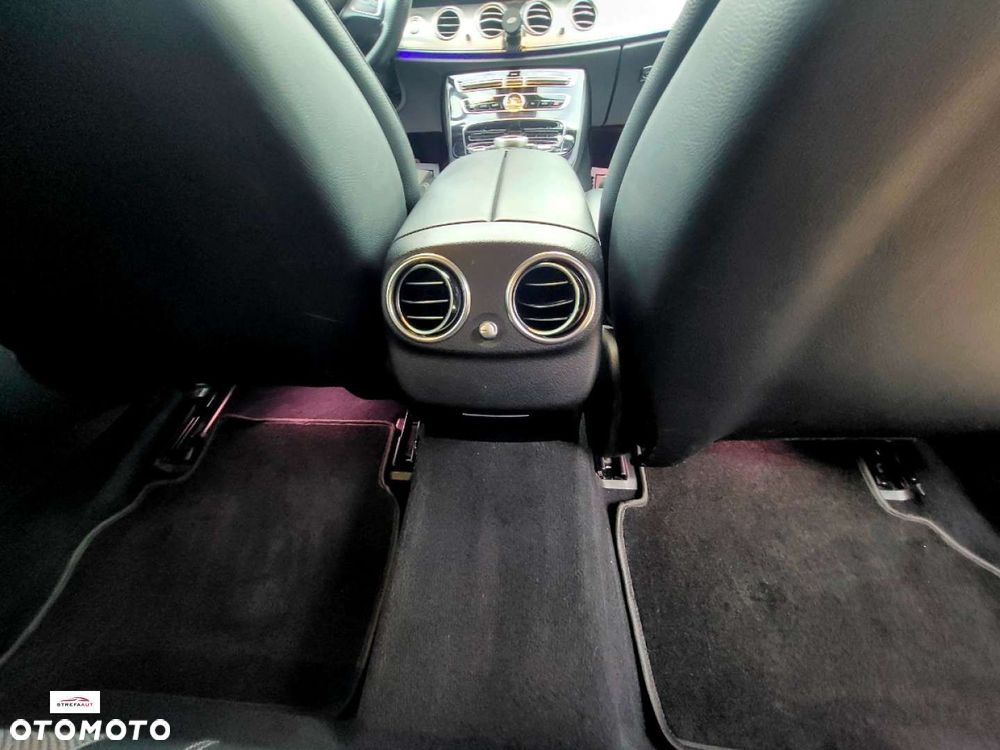 Mercedes-Benz Klasa E - 33