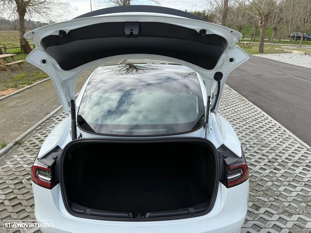 Tesla Model 3 Long Range AWD Dual Motor Performance - 17