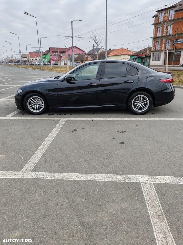 Alfa Romeo Giulia - 8