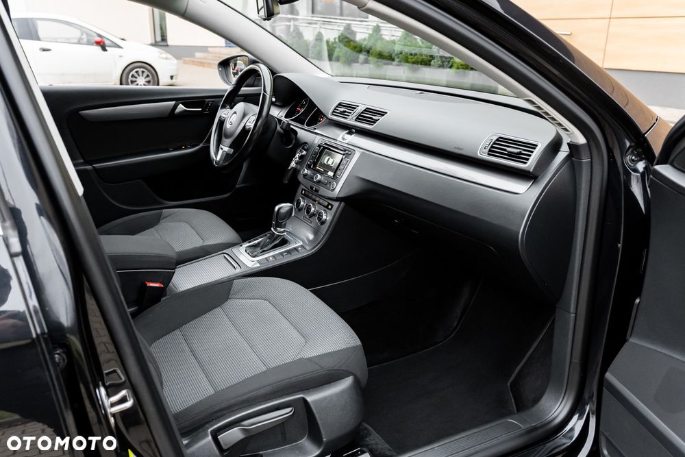 Volkswagen Passat - 27