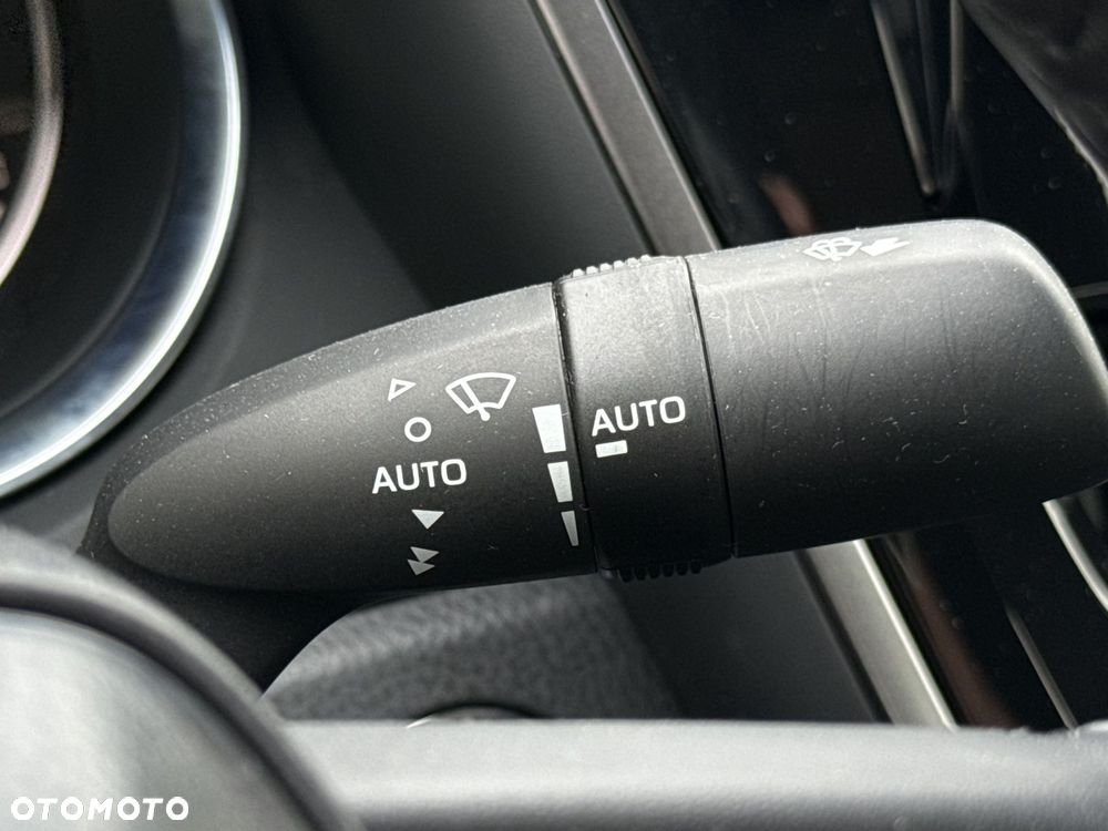 Toyota Camry 2.5 Hybrid Comfort CVT - 20