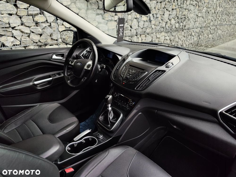 Ford Kuga 2.0 TDCi 2x4 Titanium - 22