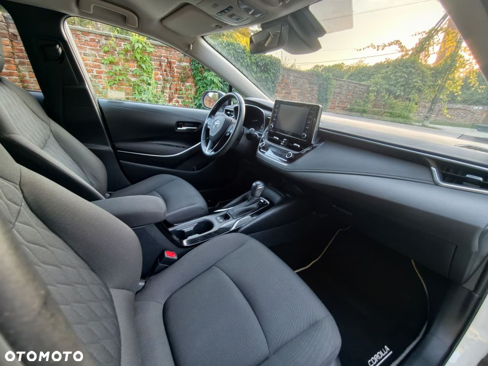 Toyota Corolla 1.8 Hybrid Executive - 9
