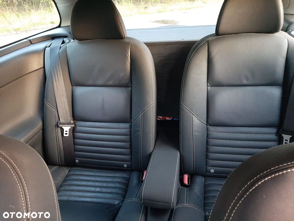 Volvo C30 D2 R-Design - 11
