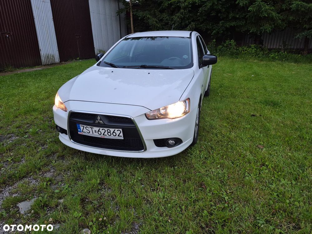Mitsubishi Lancer 1.6 Inform - 1