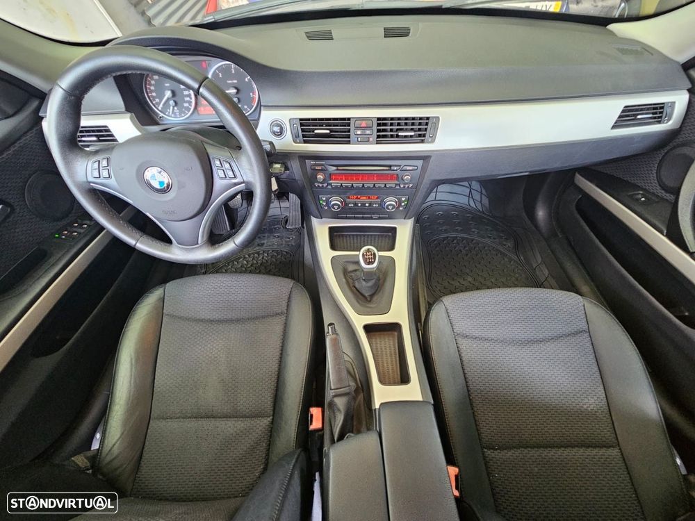 BMW 318 d LifeStyle - 17