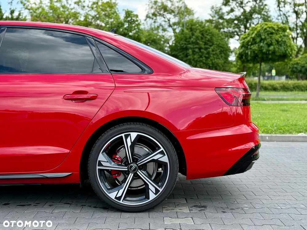 Audi A4 Limousine - 8