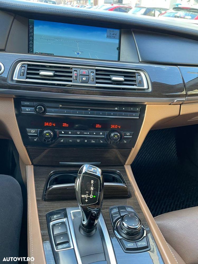 BMW Seria 7 740d xDrive Aut. - 8