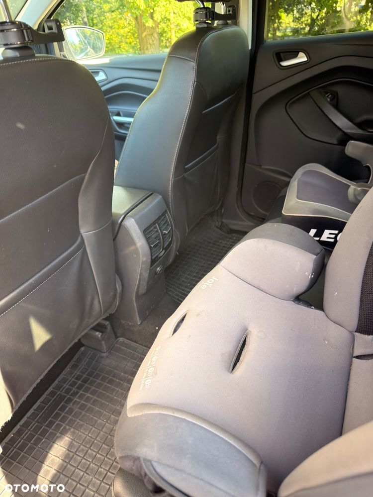 Ford Kuga 2.0 TDCi FWD Titanium - 12