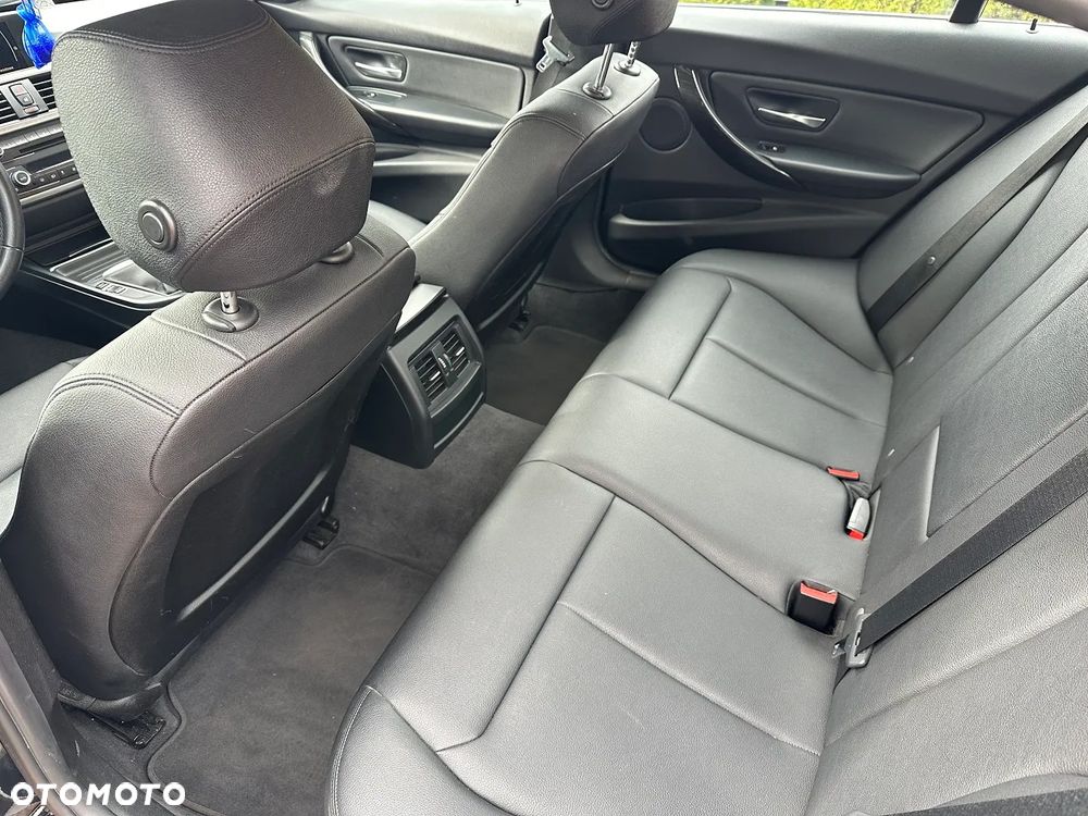 BMW Seria 3 320d Efficient Dynamics Luxury Line - 22