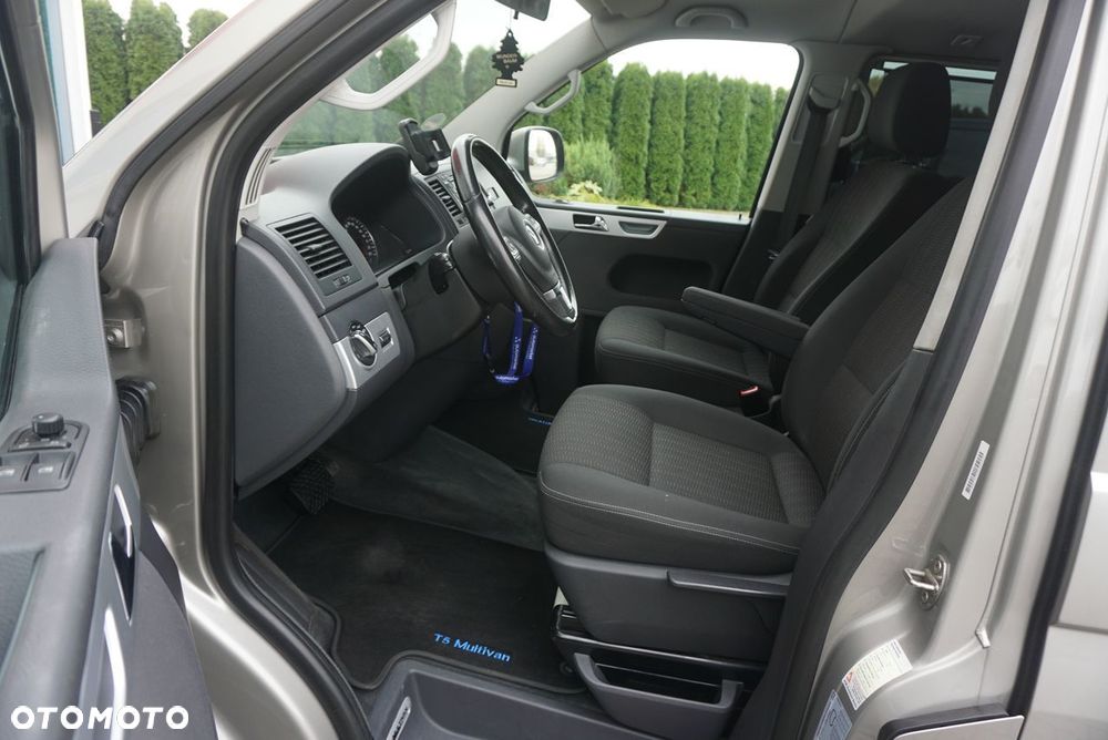 Volkswagen Multivan - 17