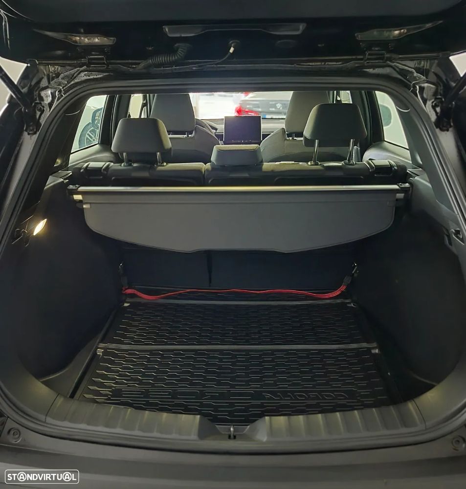 Toyota Corolla Cross 1.8 Hybrid Luxury - 17