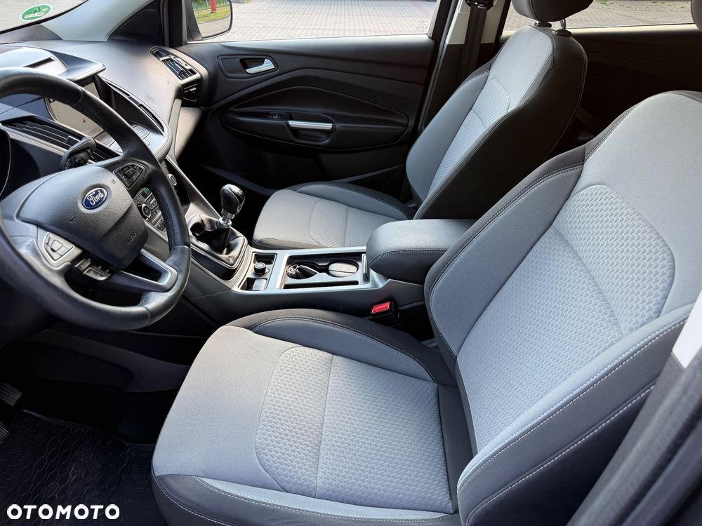 Ford Kuga 1.5 EcoBoost 2x4 Business Edition - 16