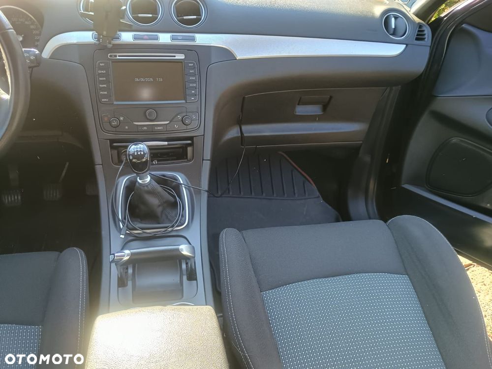 Ford S-Max - 14