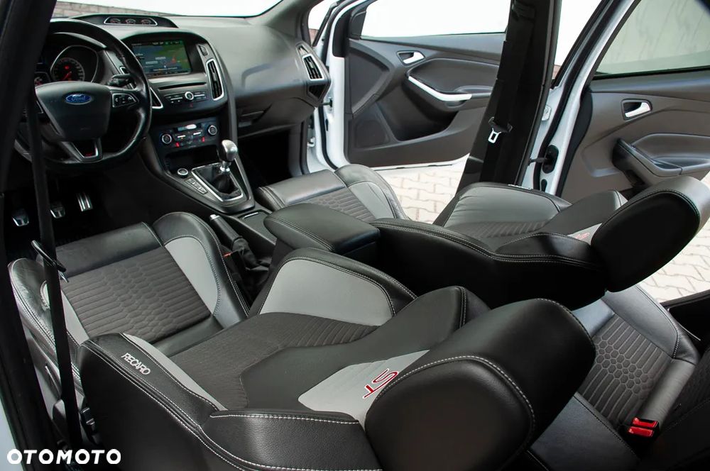 Ford Focus 2.0 TDCi ST mit Leder-Exclusiv-Paket - 26